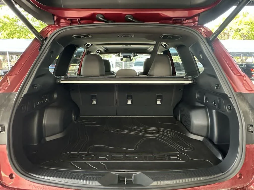 2025 Subaru Forester Premium photo 25