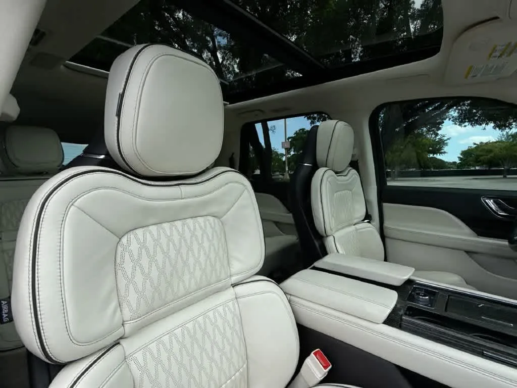2023 Lincoln Navigator L Black Label photo 27