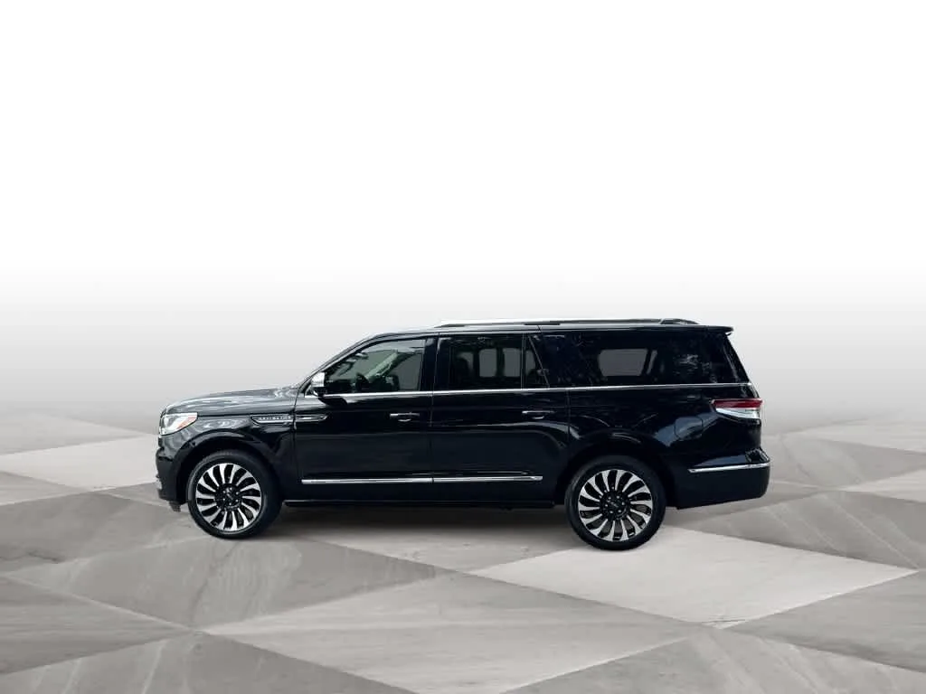 2023 Lincoln Navigator L Black Label photo 5
