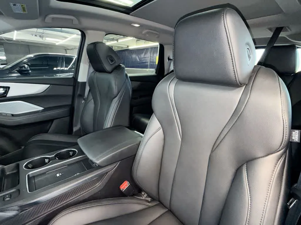 2025 Acura MDX FWD photo 14