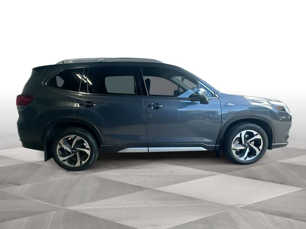 2024 Subaru Forester Touring photo 9