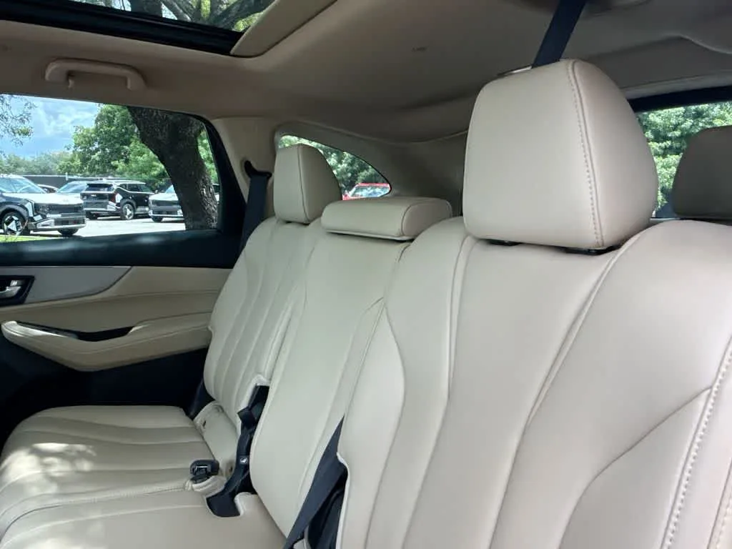 2023 Acura MDX SH-AWD photo 22
