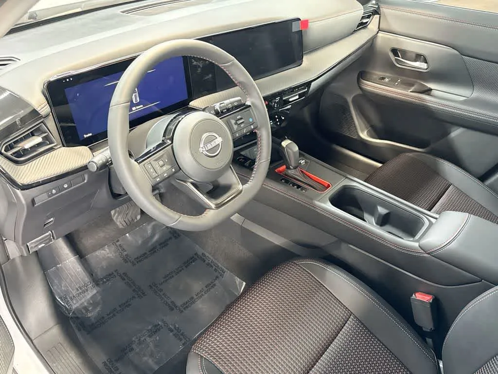2026 Nissan Kicks SR photo 13
