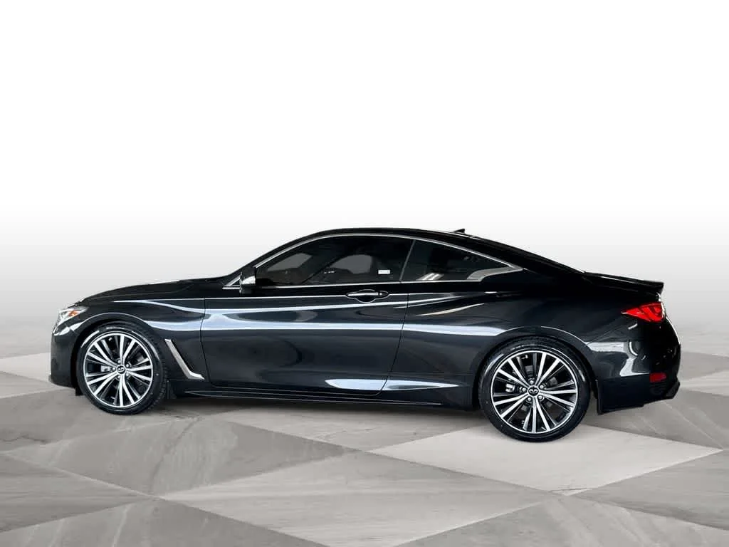 2022 INFINITI Q60 LUXE photo 5