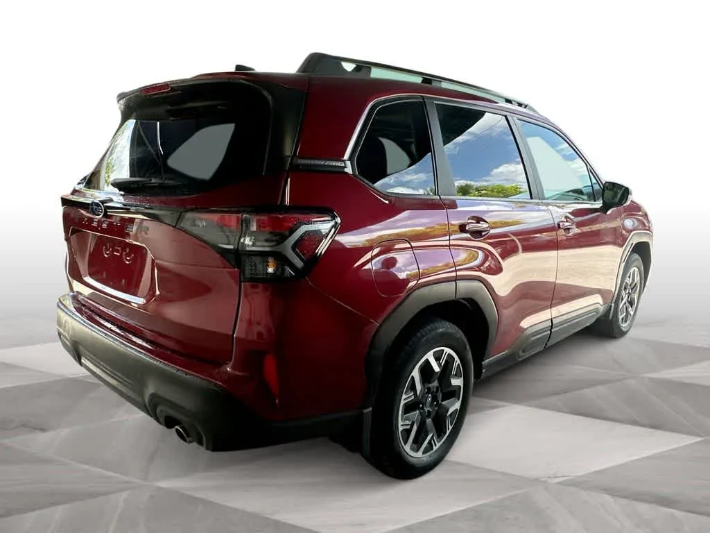 2025 Subaru Forester Premium photo 8