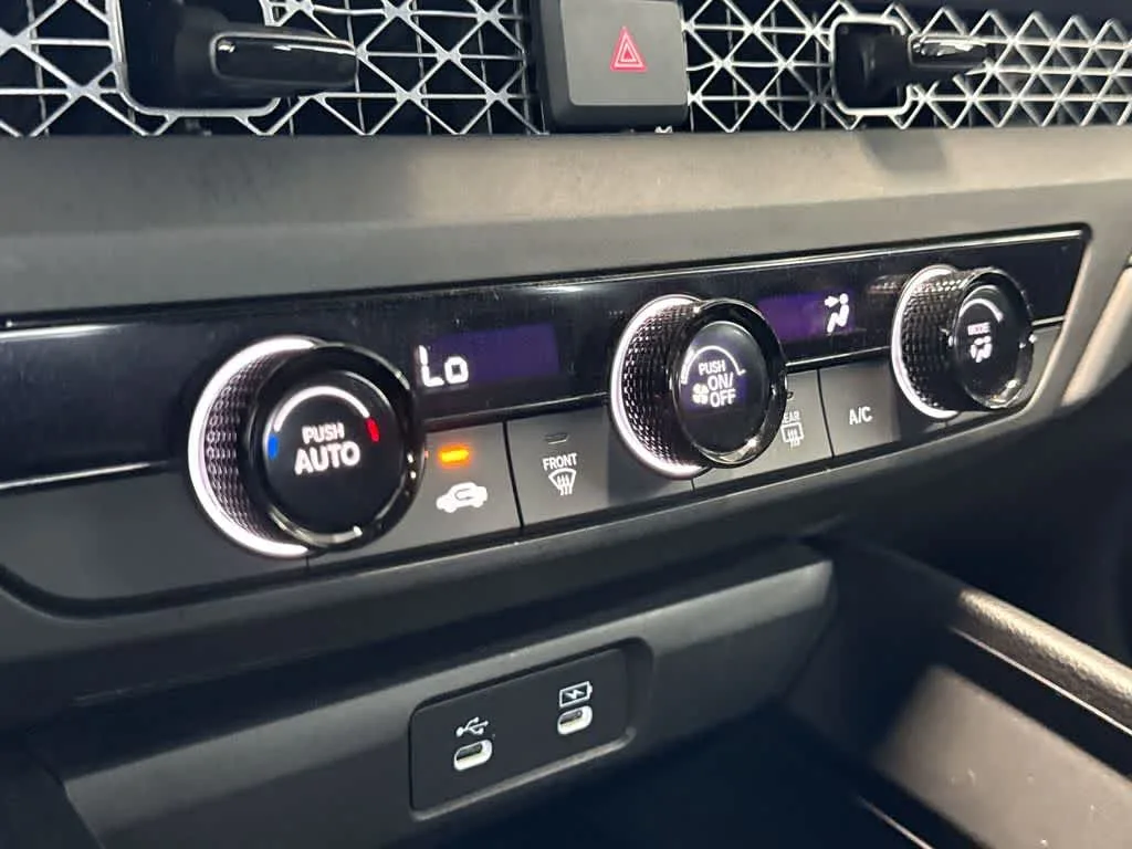 2025 Honda Accord LX photo 19