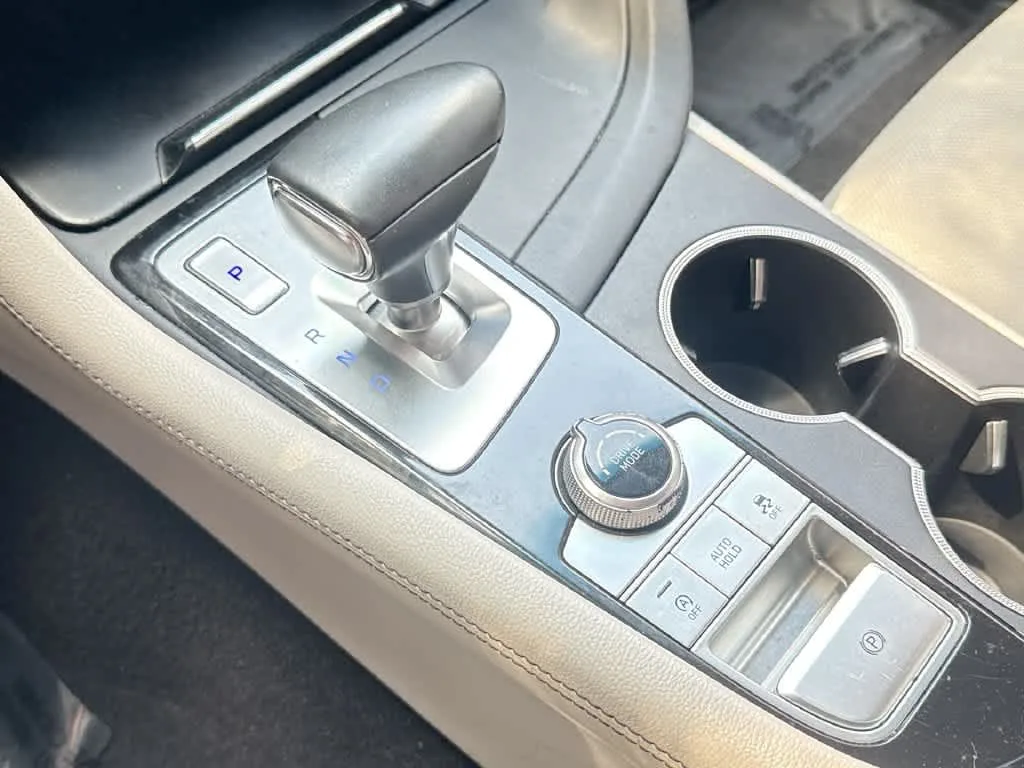 2019 Genesis G70 2.0T Advanced photo 20