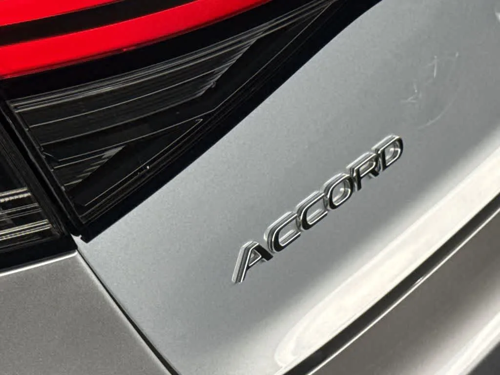 2025 Honda Accord Hybrid Sport-L photo 10