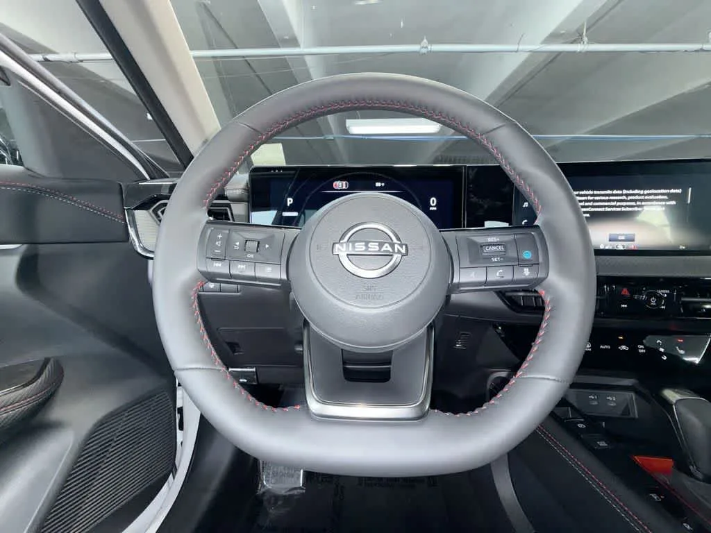 2026 Nissan Kicks SR photo 15
