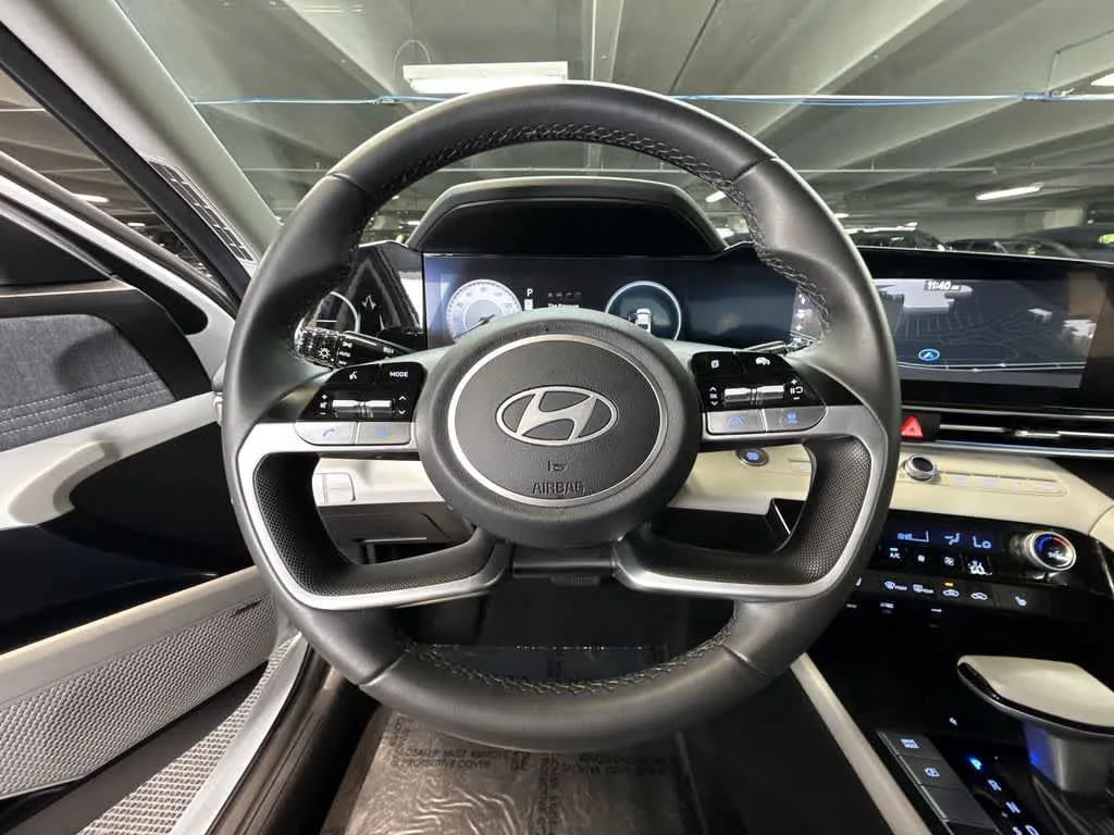 2026 Hyundai Elantra Limited photo 15