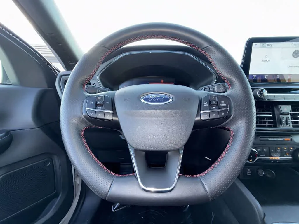 2025 Ford Escape ST-Line photo 15