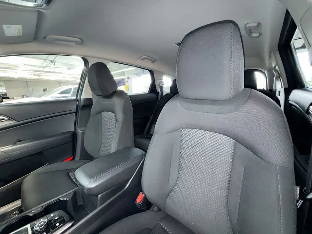 2024 Kia Sportage LX photo 14