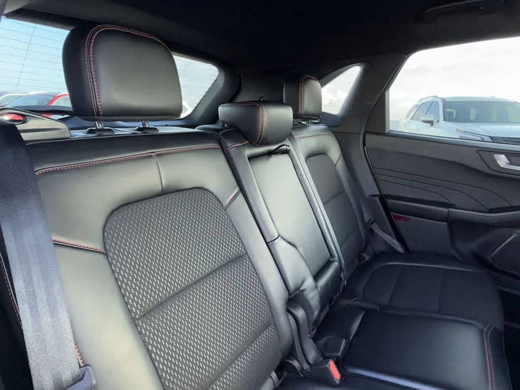 2025 Ford Escape ST-Line photo 26