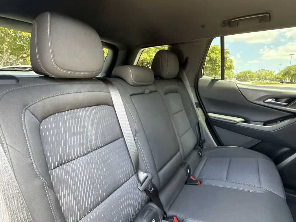 2025 Chevrolet Equinox FWD LT photo 26