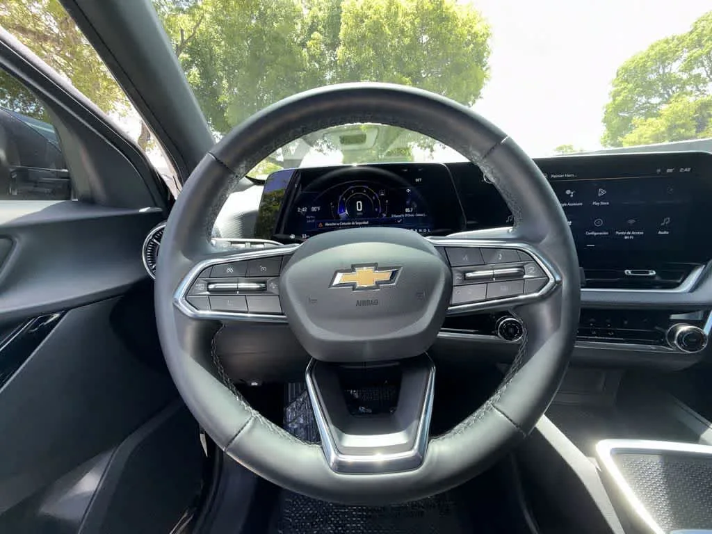 2025 Chevrolet Equinox FWD LT photo 15