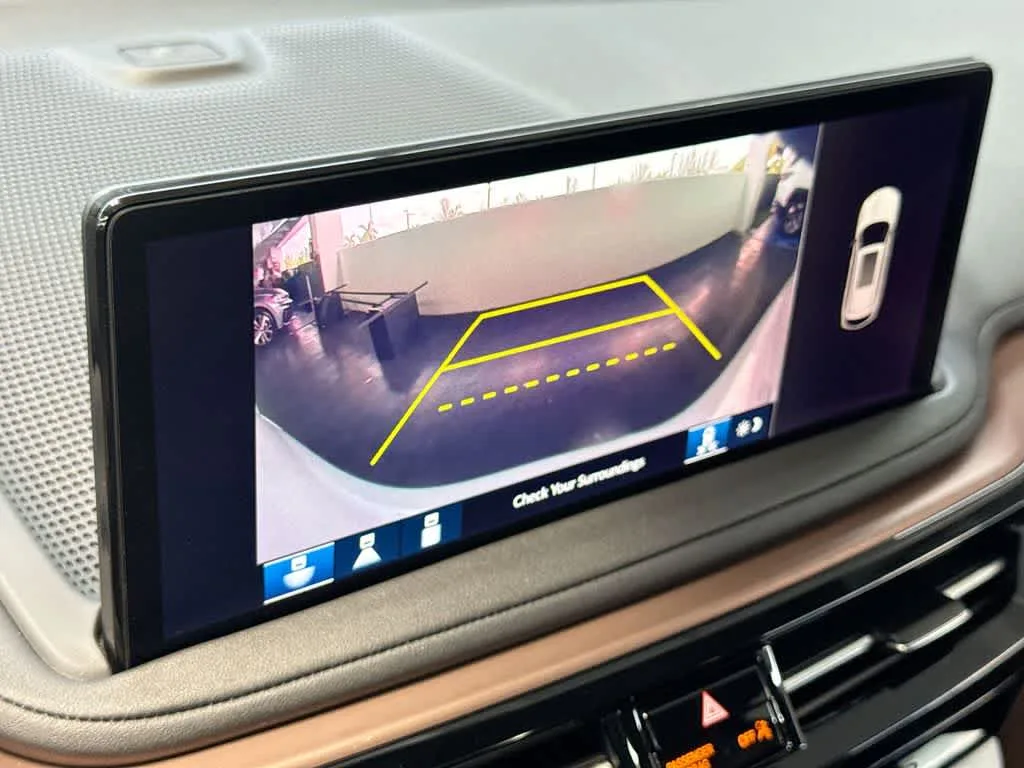 2025 Acura MDX w/Technology Package photo 18