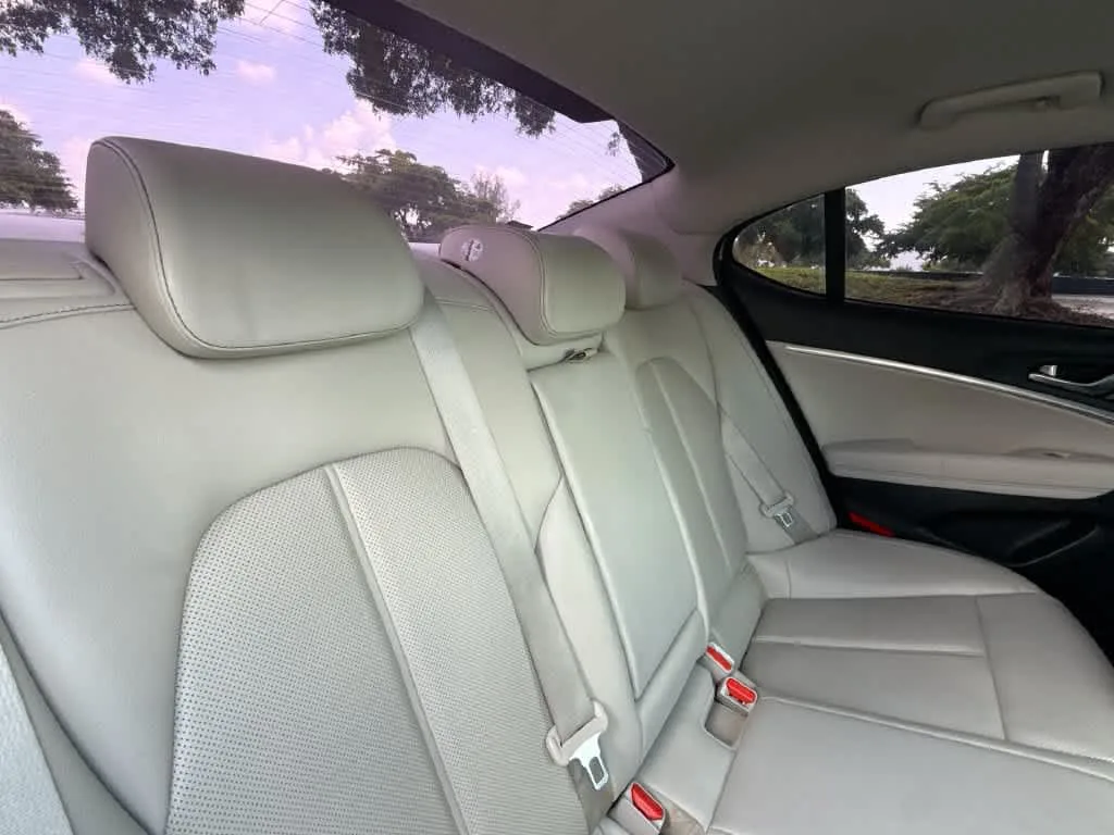 2019 Genesis G70 2.0T Advanced photo 26