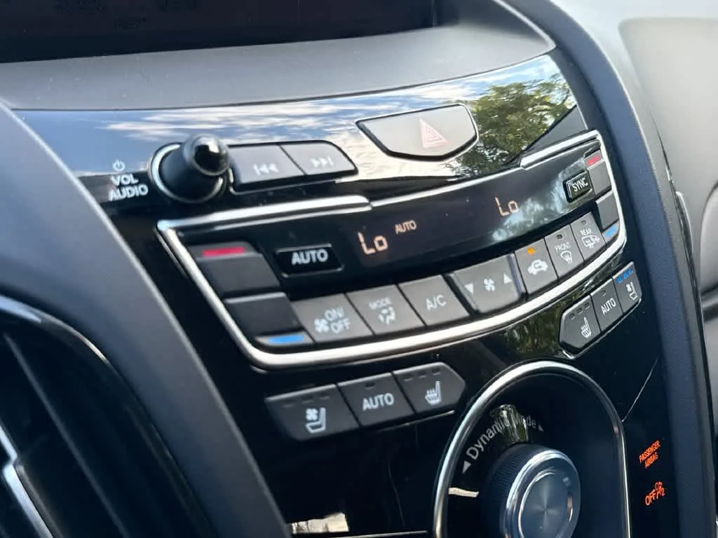 2023 Acura RDX w/Advance Package photo 18