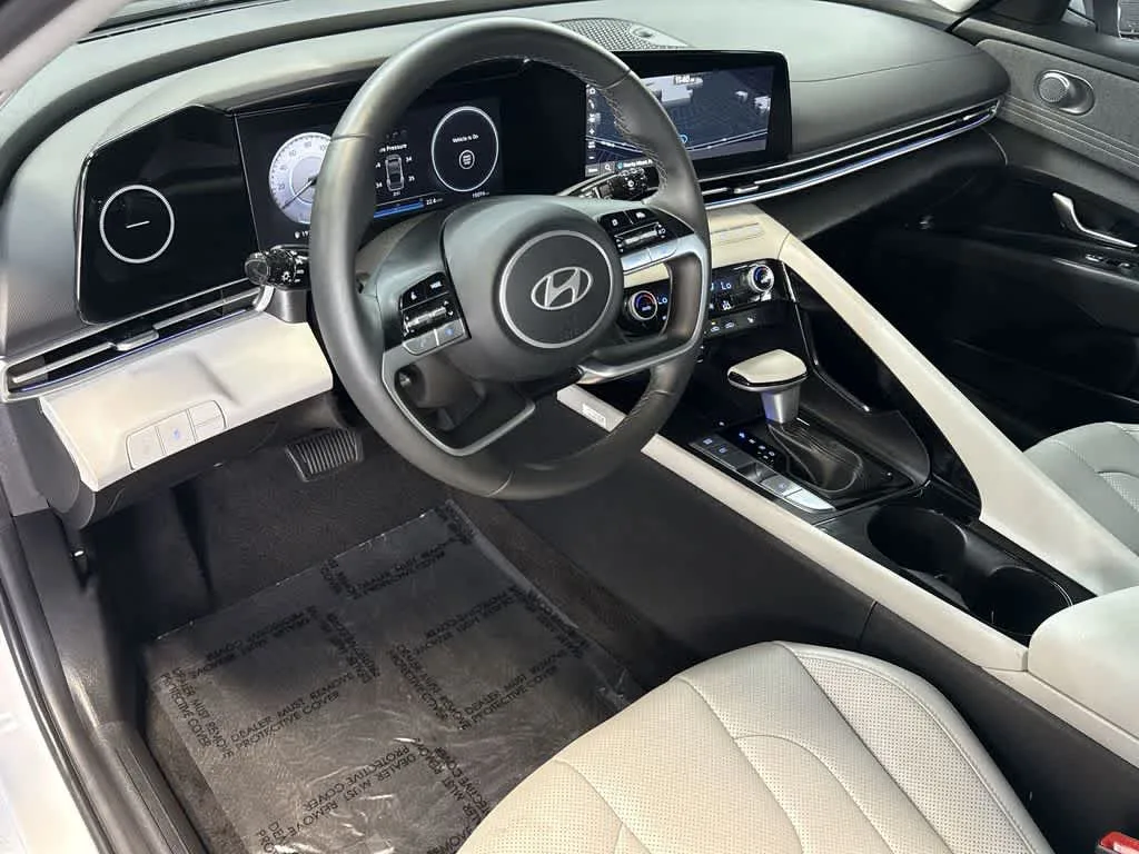 2026 Hyundai Elantra Limited photo 13