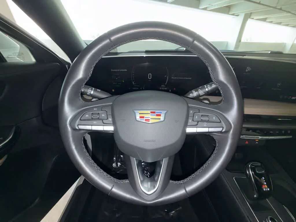 2024 Cadillac XT4 FWD Premium Luxury photo 15