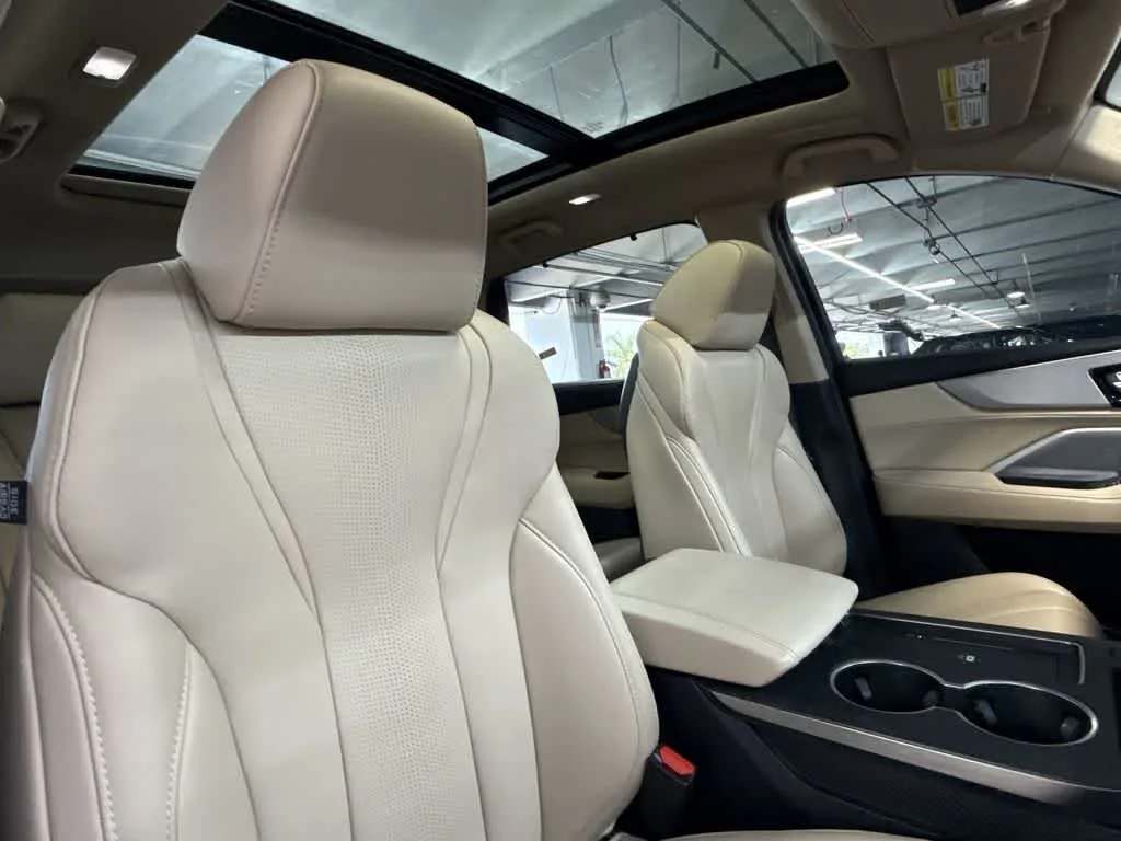 2025 Acura MDX w/Technology Package photo 27