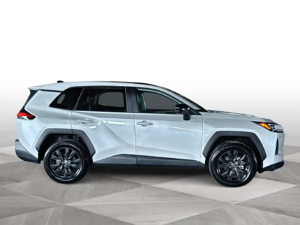 2026 Toyota RAV4 XLE Premium photo 9