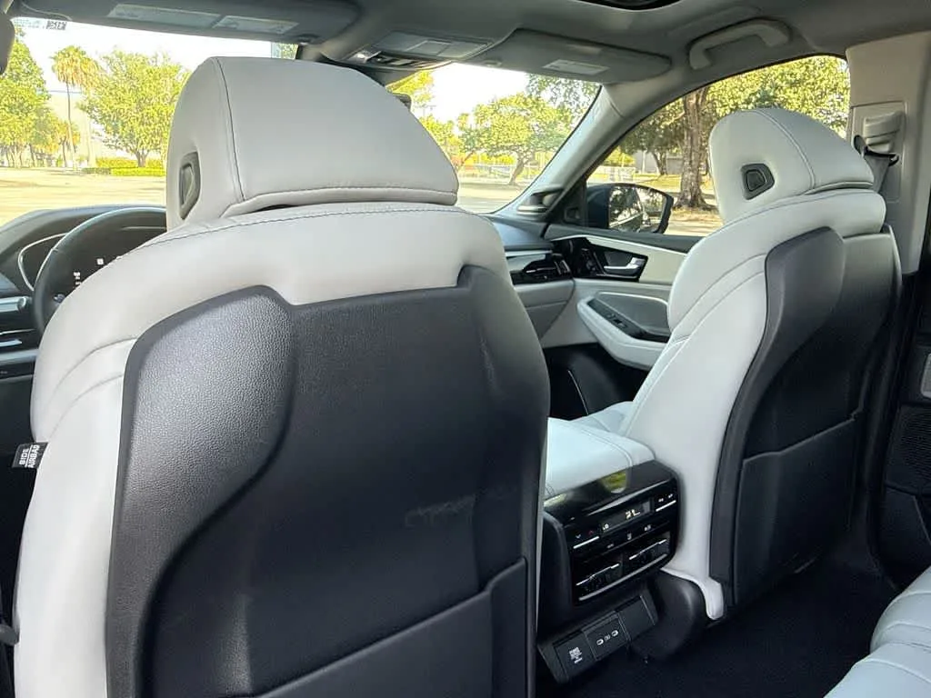 2025 Acura MDX w/Technology Package photo 23