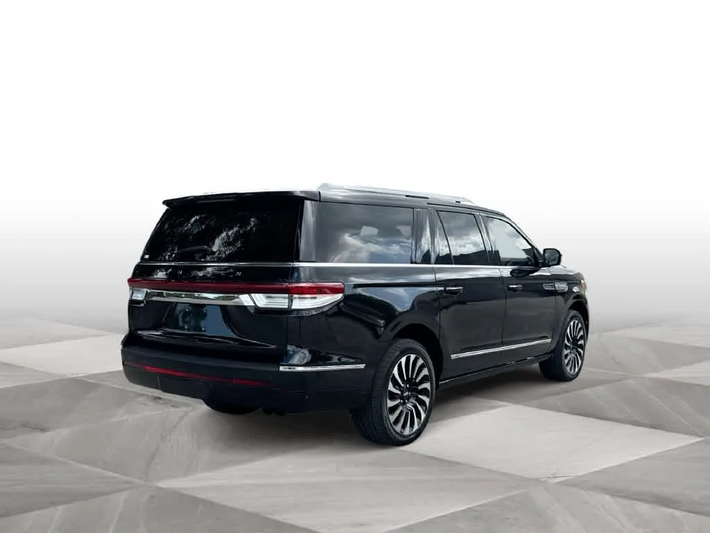 2023 Lincoln Navigator L Black Label photo 8