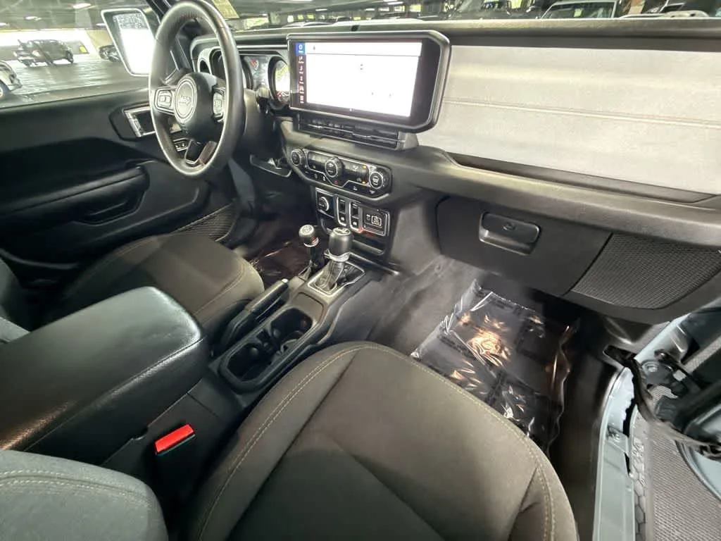 2024 Jeep Wrangler Sport S photo 24