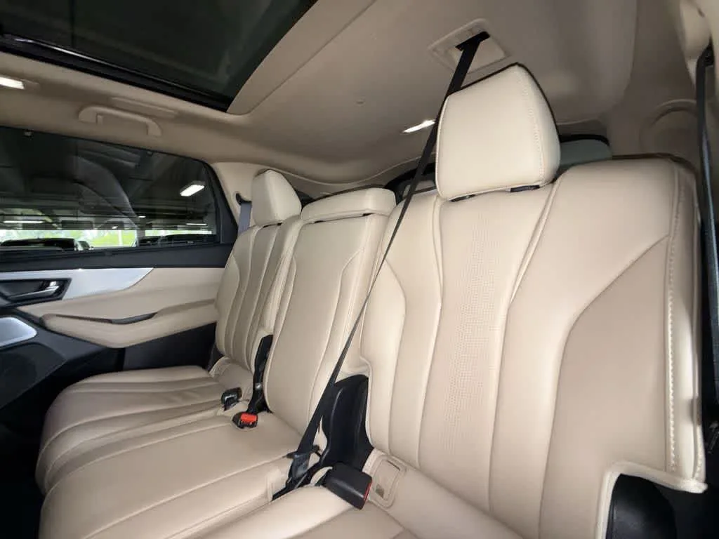 2025 Acura MDX w/Technology Package photo 22