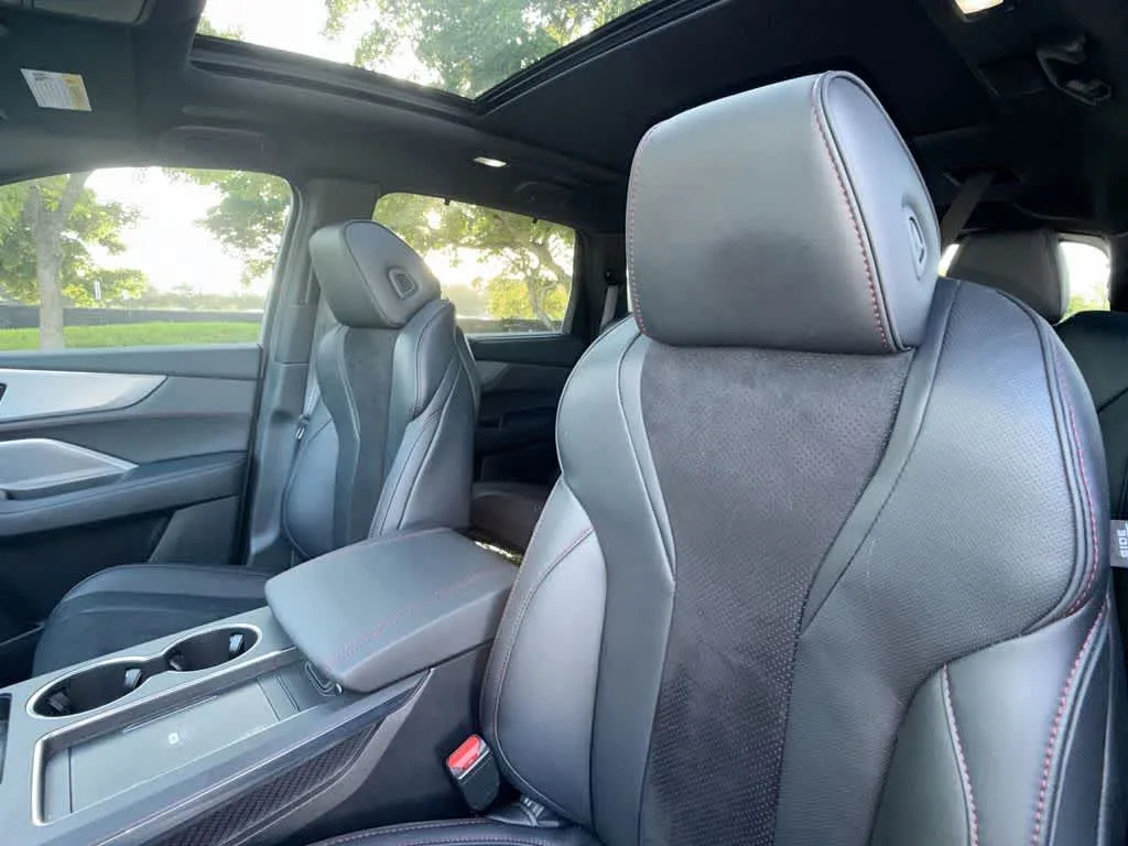 2025 Acura MDX w/A-Spec Package photo 14