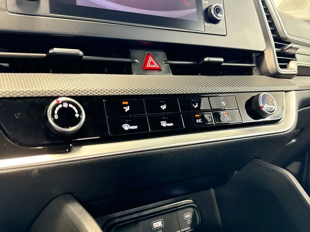 2024 Kia Sportage LX photo 19