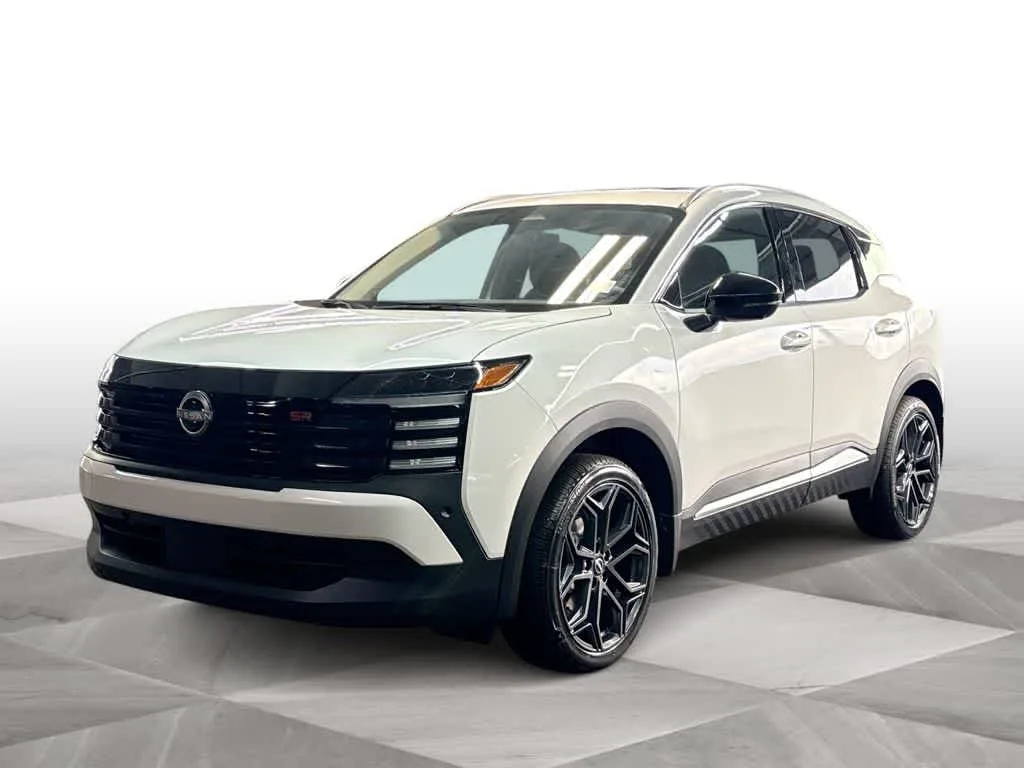 2026 Nissan Kicks SR photo 4