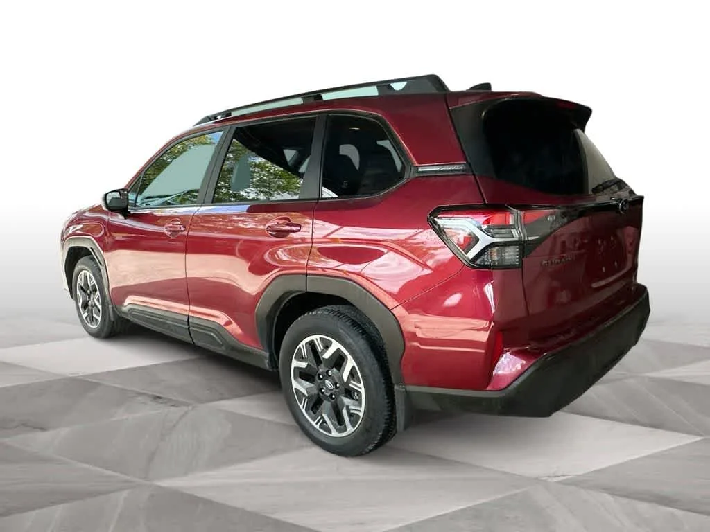 2025 Subaru Forester Premium photo 6