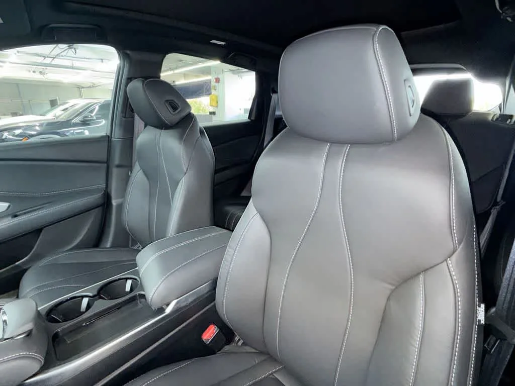 2025 Acura RDX SH-AWD photo 14