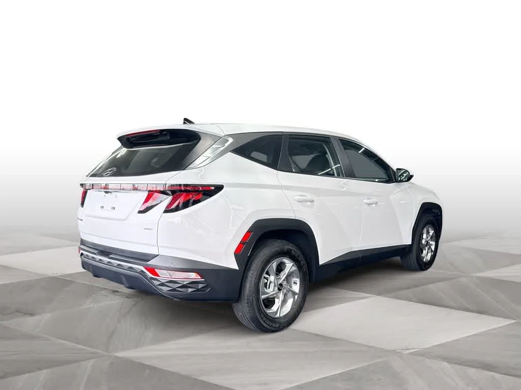 2024 Hyundai Tucson SE photo 8