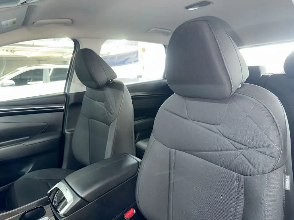 2024 Hyundai Tucson SE photo 14