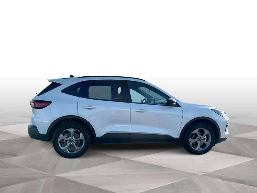 2025 Ford Escape ST-Line photo 9