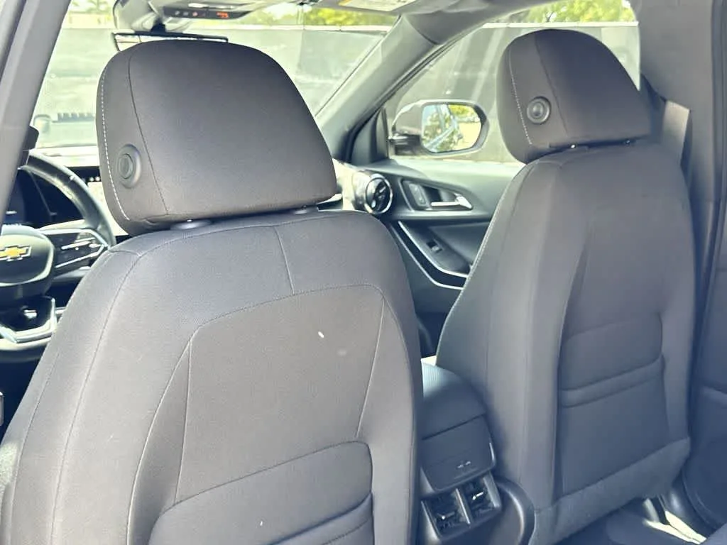 2025 Chevrolet Equinox FWD LT photo 23