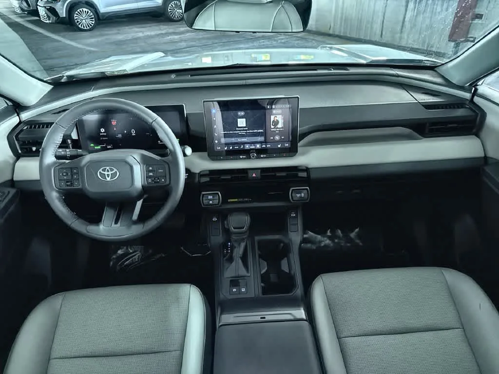 2026 Toyota RAV4 XLE Premium photo 24