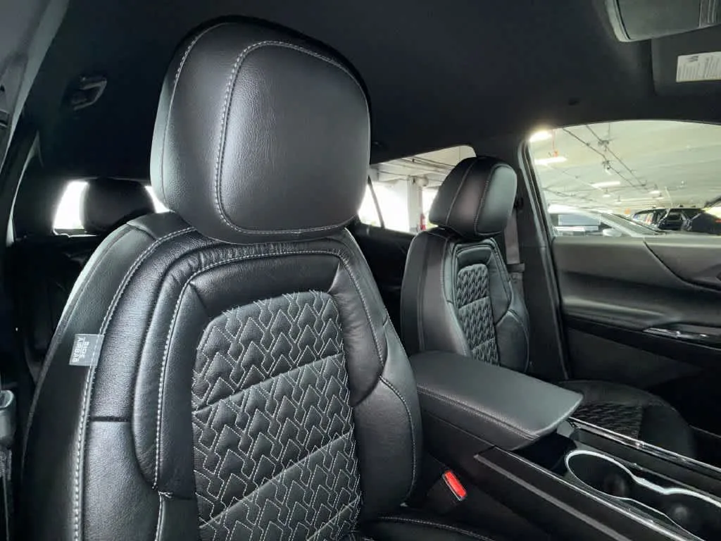 2025 Chevrolet Equinox FWD LT photo 27