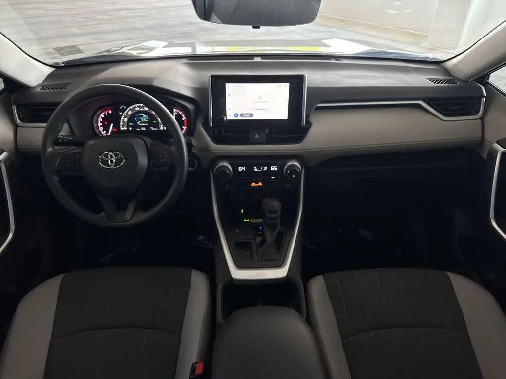 2025 Toyota RAV4 XLE photo 24