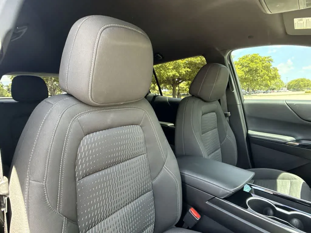 2025 Chevrolet Equinox FWD LT photo 27