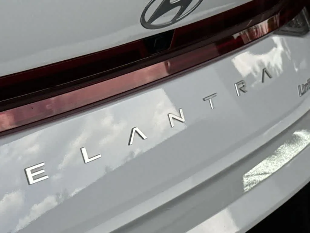 2026 Hyundai Elantra Limited photo 10