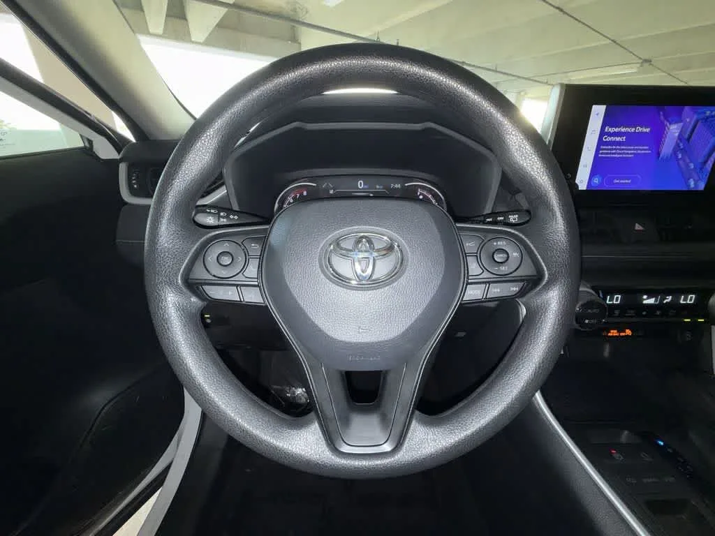 2025 Toyota RAV4 XLE photo 15