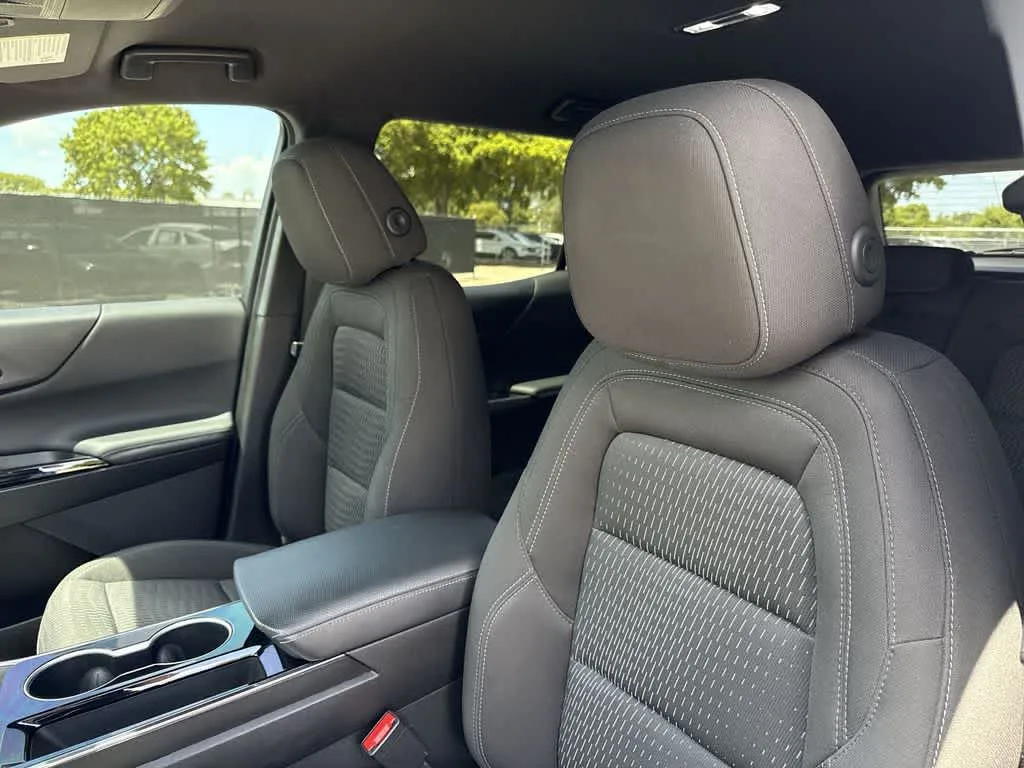 2025 Chevrolet Equinox FWD LT photo 14