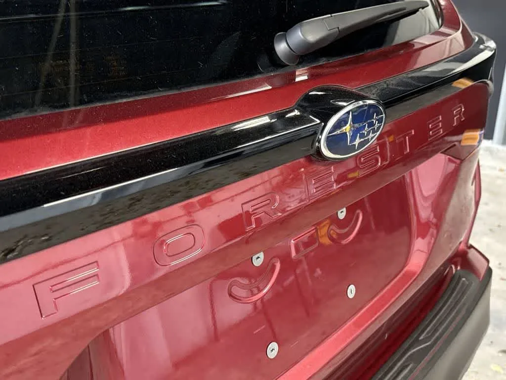2025 Subaru Forester Premium photo 10