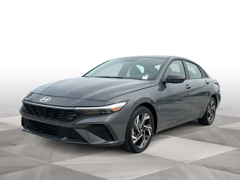 2025 Hyundai Elantra SEL Sport photo 4