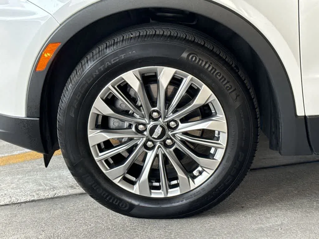 2024 Cadillac XT4 FWD Premium Luxury photo 11