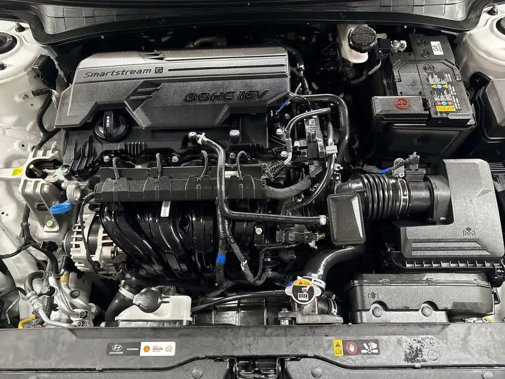 2026 Hyundai Elantra Limited photo 12